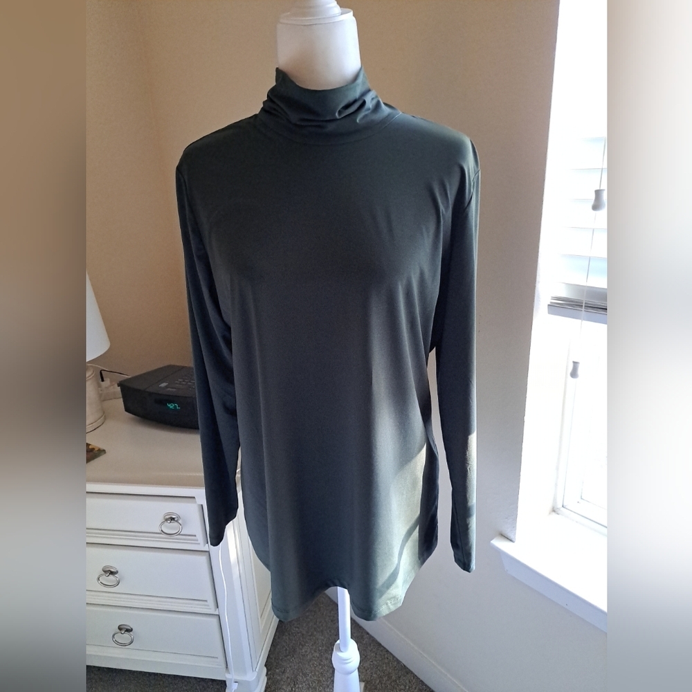 J. McLaughlin Mock Neck Top Forrest Green Size XL EUC